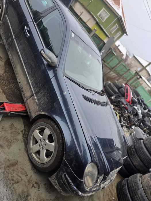 Mercedes e320 D 2003g На части само