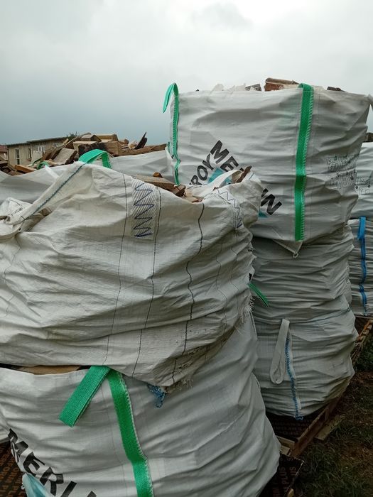 Lemne de foc din deseuri