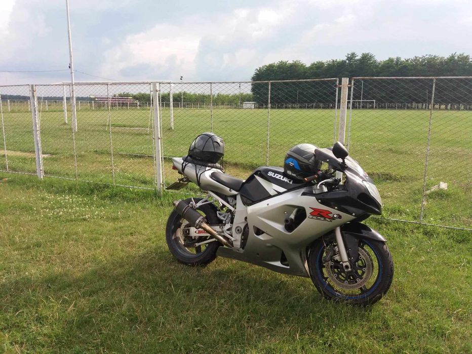 Suzuki Gsxr 600, cu itp și  asigurare valabilă. Funcționează perfect! Rog seriozitate.