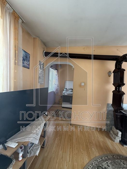 Къща в Пловдив, област-с.Гълъбово площ 131 цена 154000