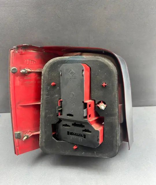 Lampa / Tripla stop dreapta pe aripa Volkswagen VW Passat 2000