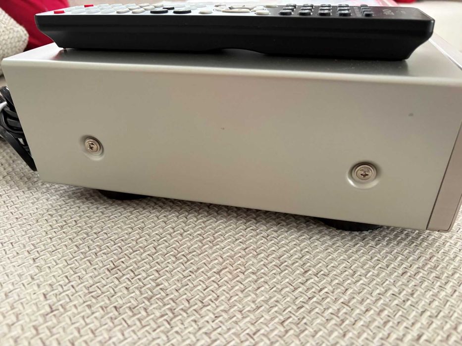 Продавам CD DENON DCD-600NE като нов