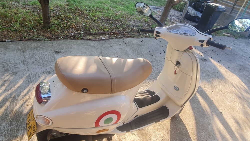 Vand scuter Piaggio Vespa ET2 - 50CC