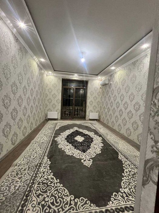 Ёшлар маркази олдида 2/5/5 квартира сотилади.