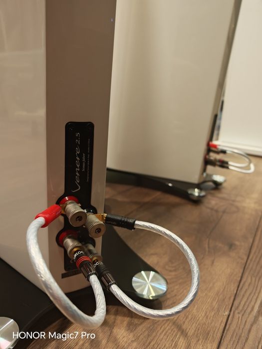 Boxe podea Sonus Faber venere 2.5 albe, impecabile