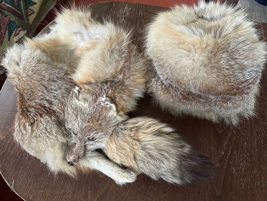 Яка лисица естествен косъм и дамска шапка естествен косъм лисица