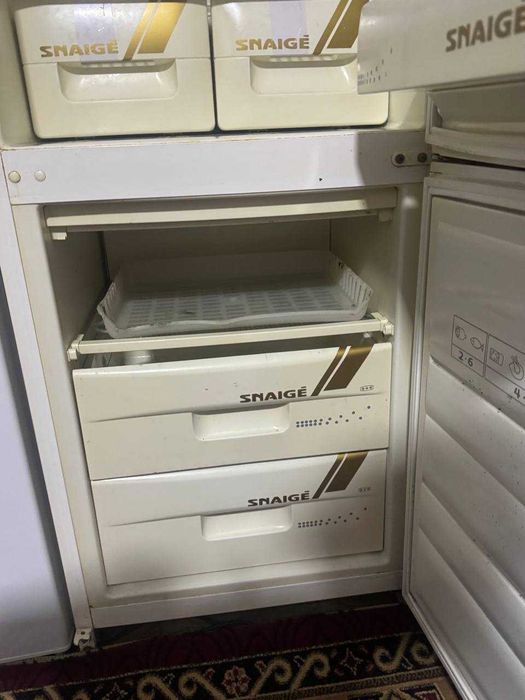 Холодильник Snaige