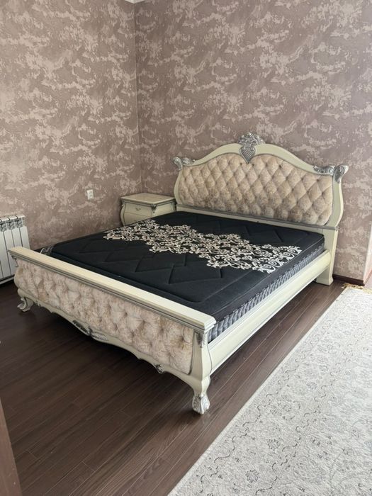 Продам спальные гарнитуры