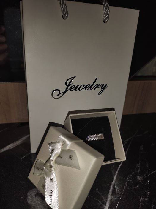 Серебро кольцо разные нежные silver. С пробой 925  подарок с упаковкой