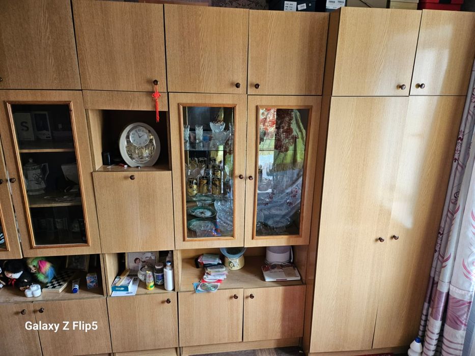 Стенка цвета орех