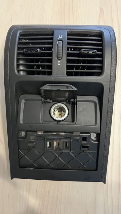 Grila cotiera spate cu bricheta VW Passat CC