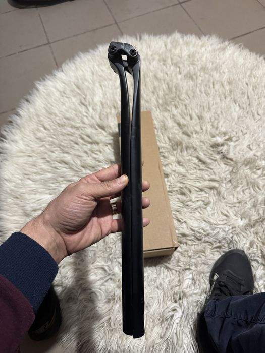 Tija Sa din Carbon dimetru 30,9mm