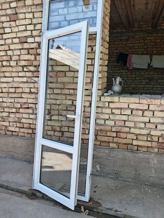 Пластикалық есік..