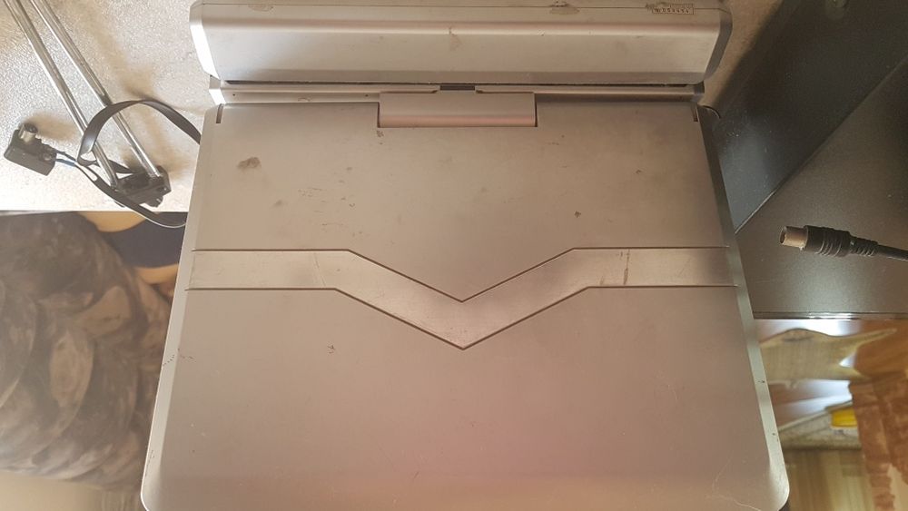 Продам DVD, CD, плеер с телевизором.