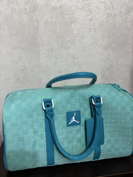 Продам сумку Jordan
