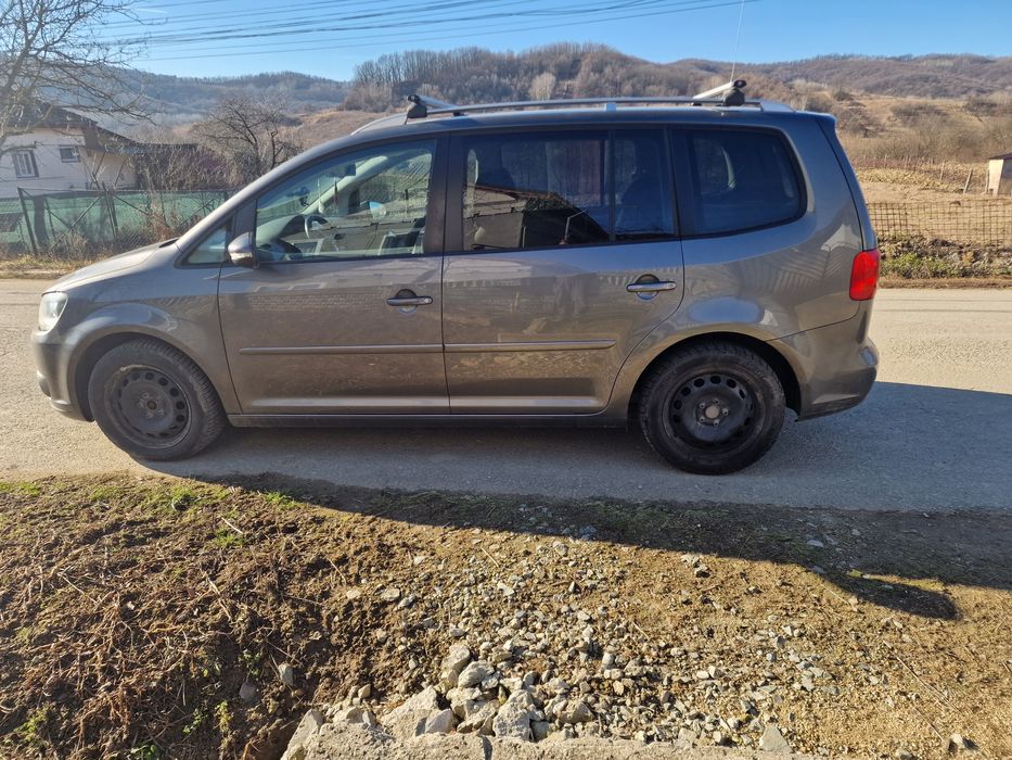 Vând vw touran 1.6 2012