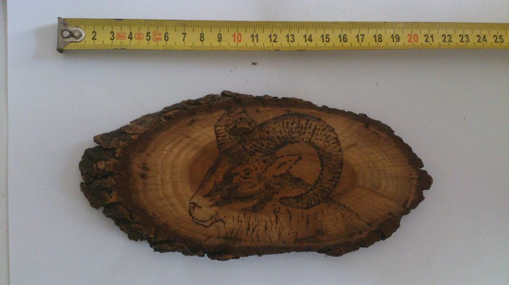 Единствени по рода си,ръчно изработени дървени украшения