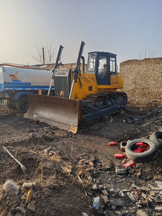 Продаётся бульдозер гусеничный TY160