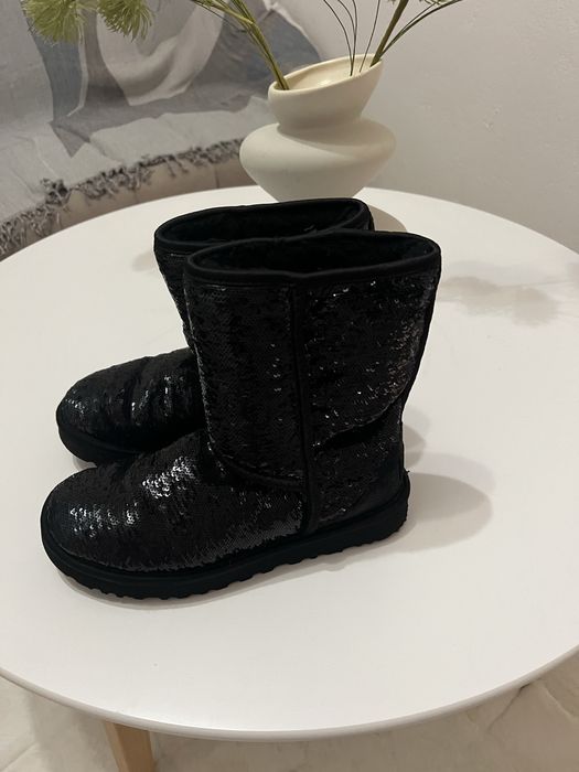 UGG с паети оригинални