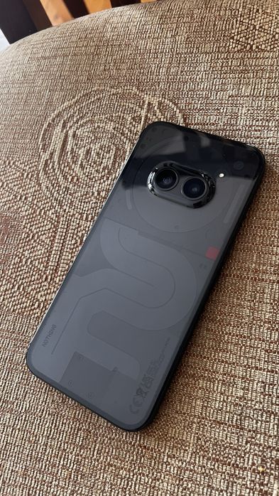 Продавам NOTHINGPHONE  2a 12gb с  256gb вътрешна памент