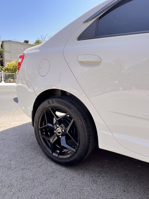 Диски R 17 с хорошей резиной  Kumho 215/50