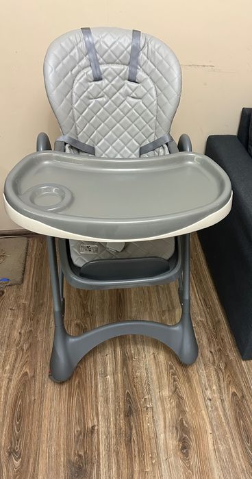 Стол за хранене на Лорели