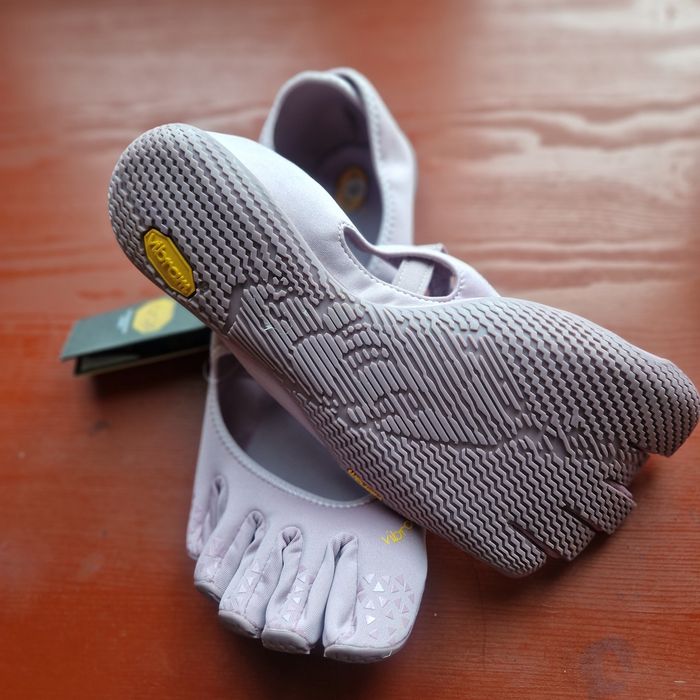 Продам босоногие, пятипалые  балетки vibram 25000тг.