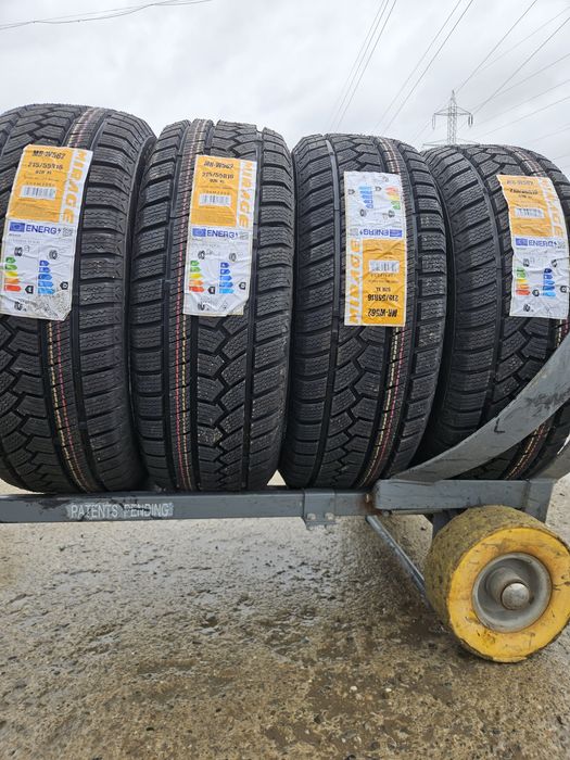 Vând anvelope iarna 215/55/16 215/55r16 Mirage
