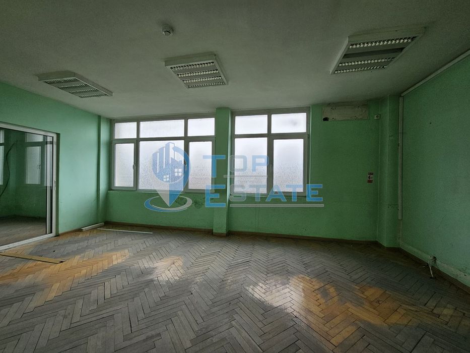 Офис в Велико Търново-Център площ 408 цена 225000