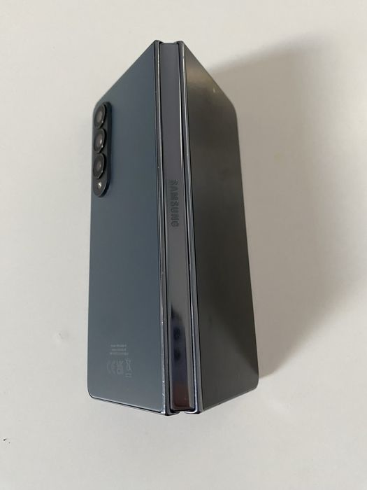 Samsung Galaxy Z fold 4 512