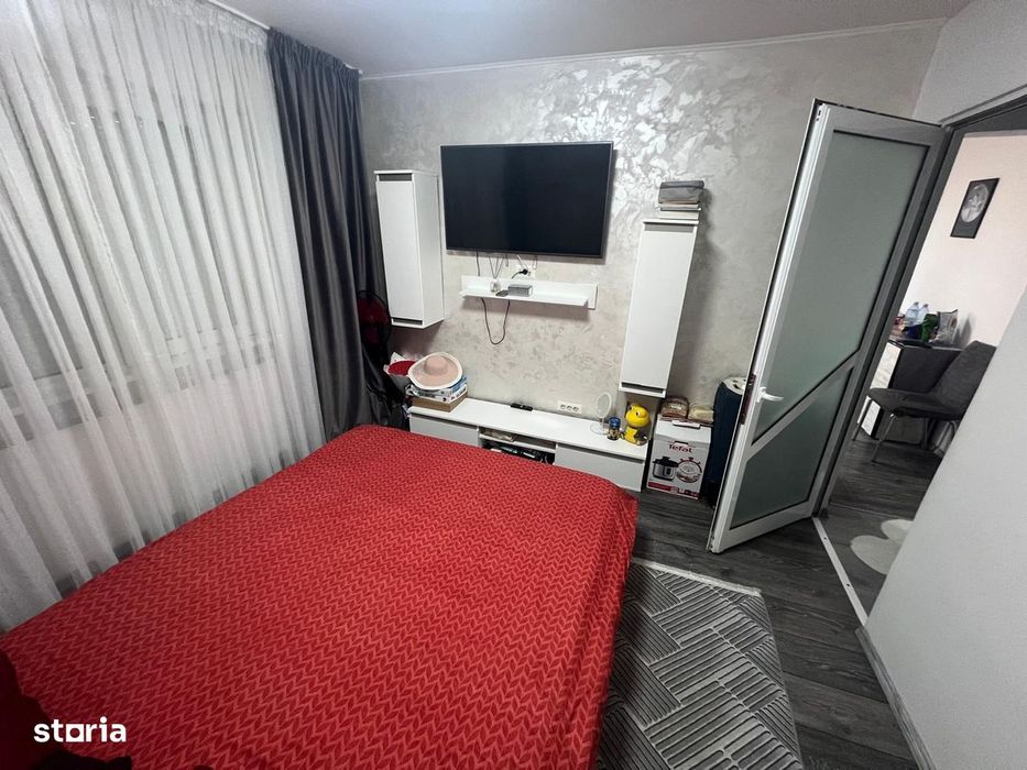 VAND URGENT 3 camere Micro 40 pret 53.000 euro Negociabil