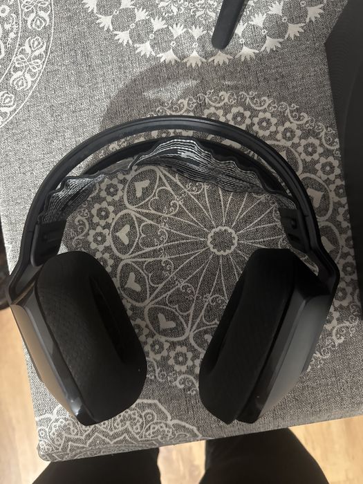 Casti Logitech G733