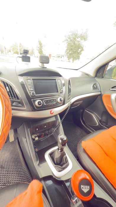 Кроссовер JAC S5 2016