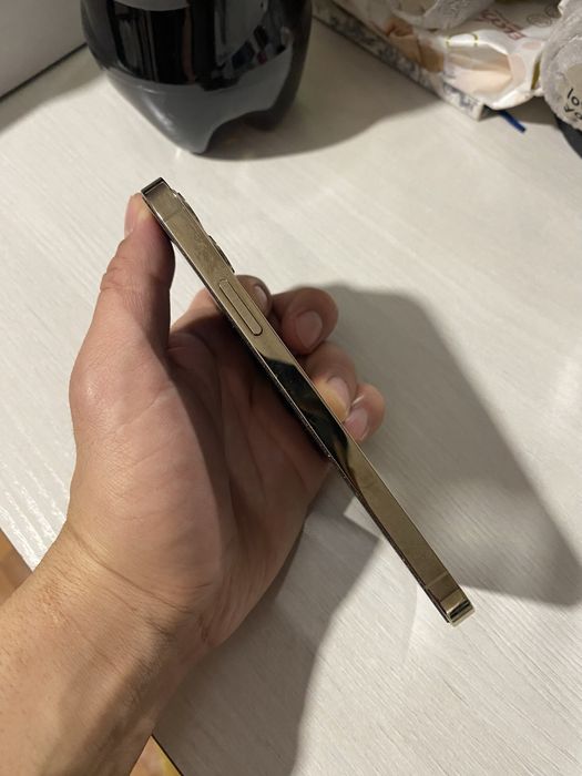 Продам iPhone 12 Pro