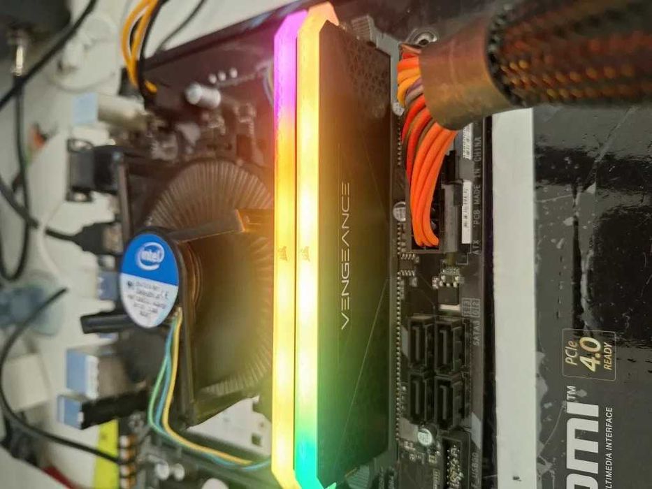 Kit Corsair Vengeance RGB RS 64GB DDR4 2x32GB  3200Mhz
