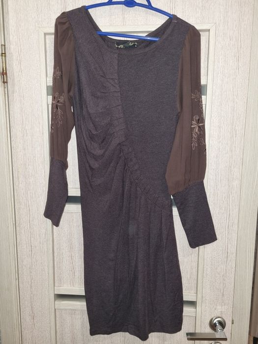 Продам платья женские