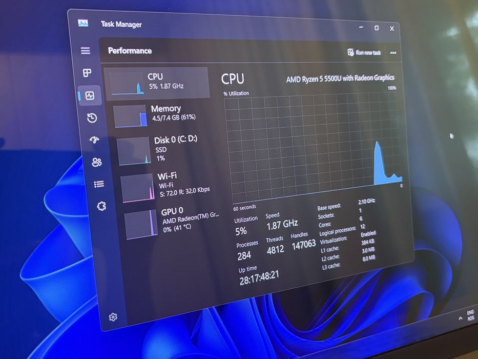 Asus VivoBook Ryzen 5 5005u 8gb ram 512gb stocare