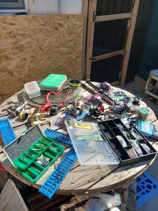 Trusa completa a pescarului