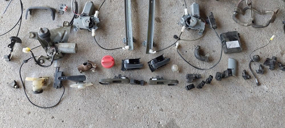 Части от nissan primera p 11 2.0 td