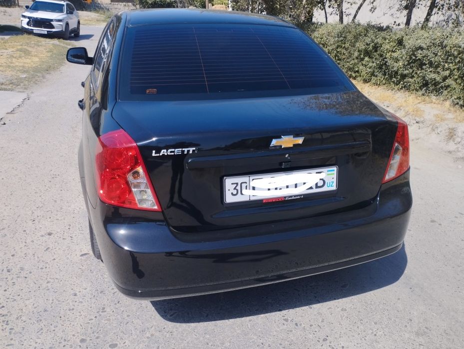 Qora jentra moshina idial