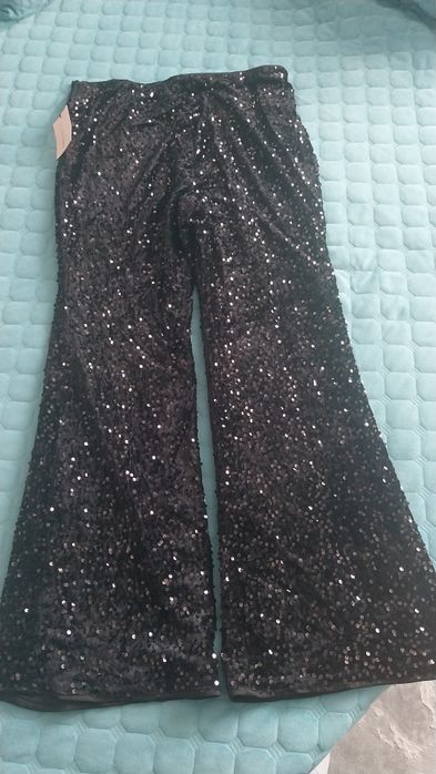 Pantaloni  negri cu paiete