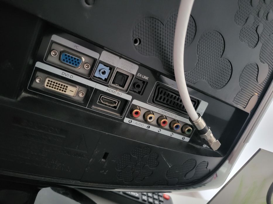 2 buc  TV /monitor Samsung/Lg