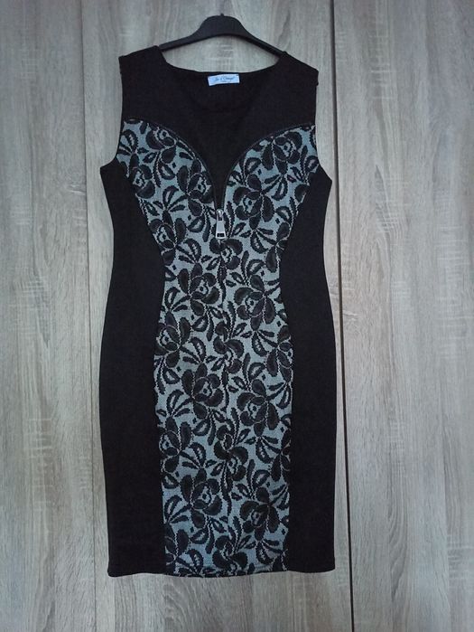 Vand rochite, costumase, pantaloni, bluze marimea S-M