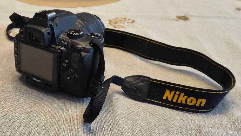 Фотоапарат Nikon D5000 digital SLR, в отлично състояние