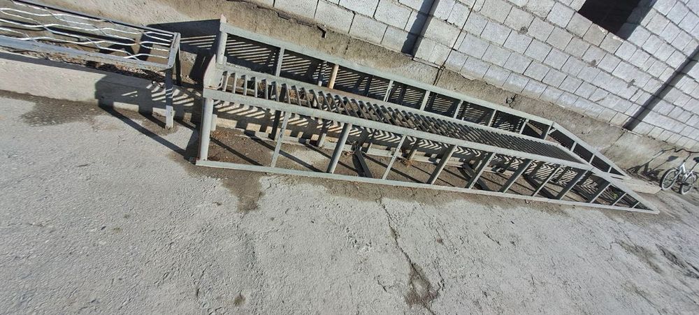 AvAvtomoyka  uchun estokada sotiladi