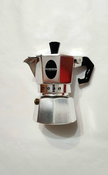 Cafetieră moka din aluminiu