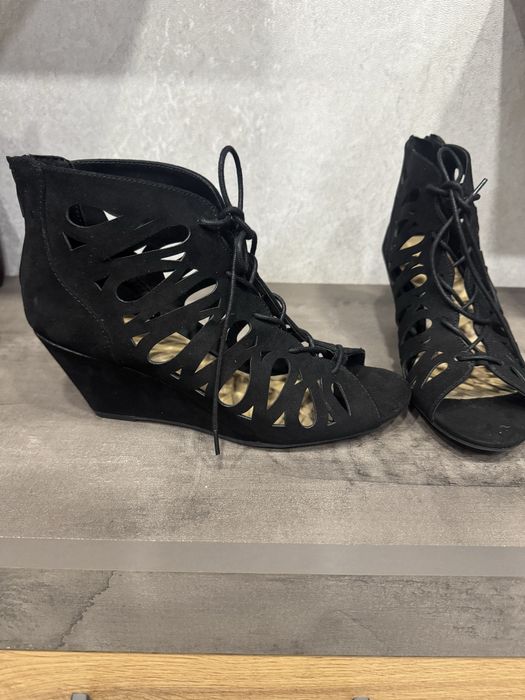 Туфли замшевые куплены в Дубае