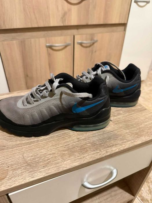 Маратонки Nike Air Max Invigor