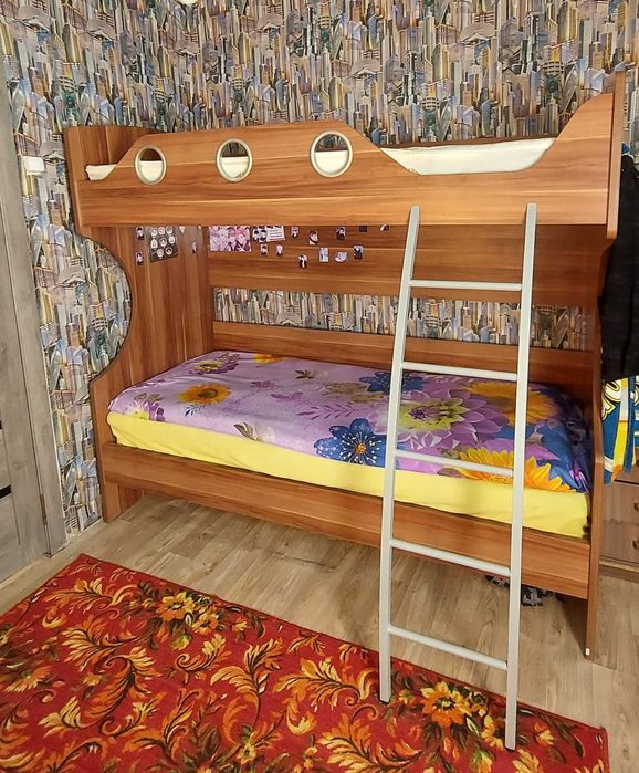 Двухярусная кровать