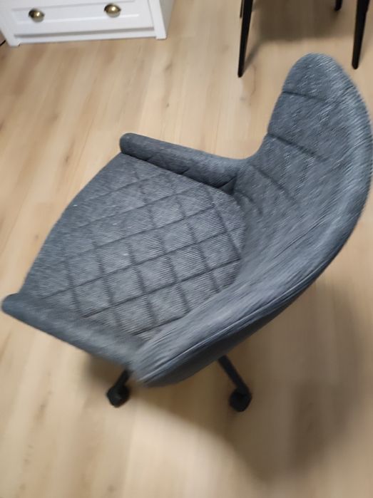 Офис стол PEBRINGE тъмносив текстил/черн
Артикул: 3670059